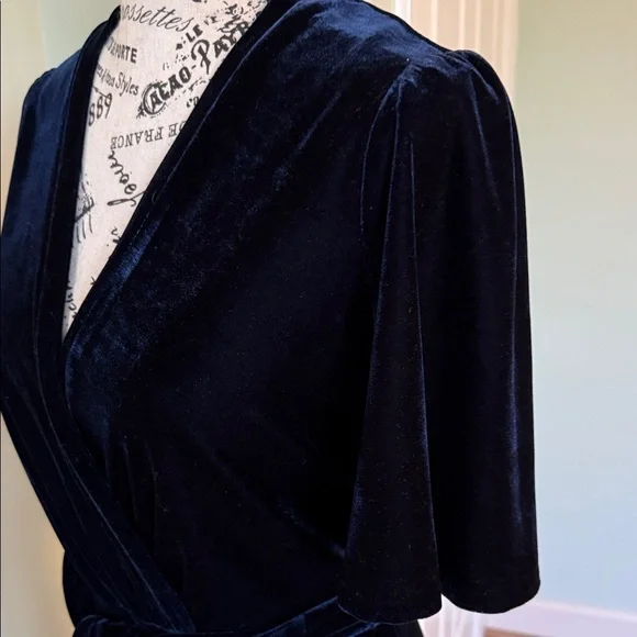 Donna Morgan Dark Blue Velvet Midi Dress - Picture 5 of 8